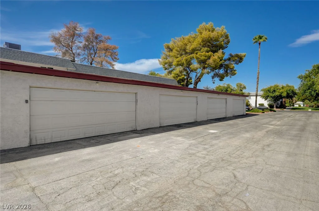 571 Greenbriar Townhouse, Las Vegas, NV 89121