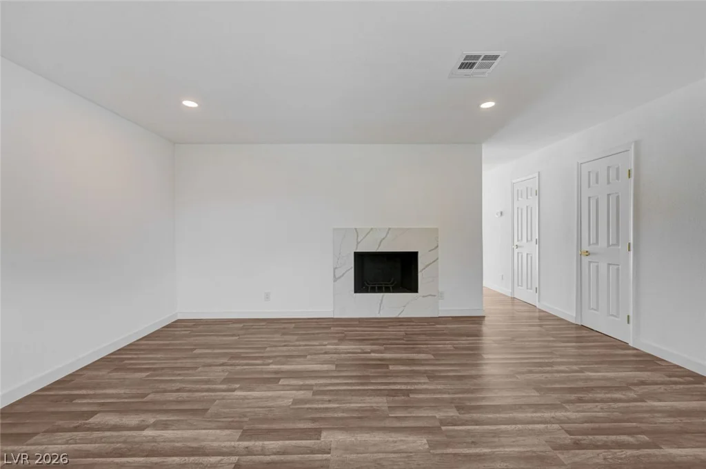 571 Greenbriar Townhouse, Las Vegas, NV 89121