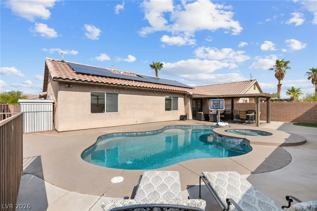 330 Desert Knolls, Henderson, NV 89014