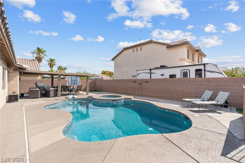 330 Desert Knolls, Henderson, NV 89014