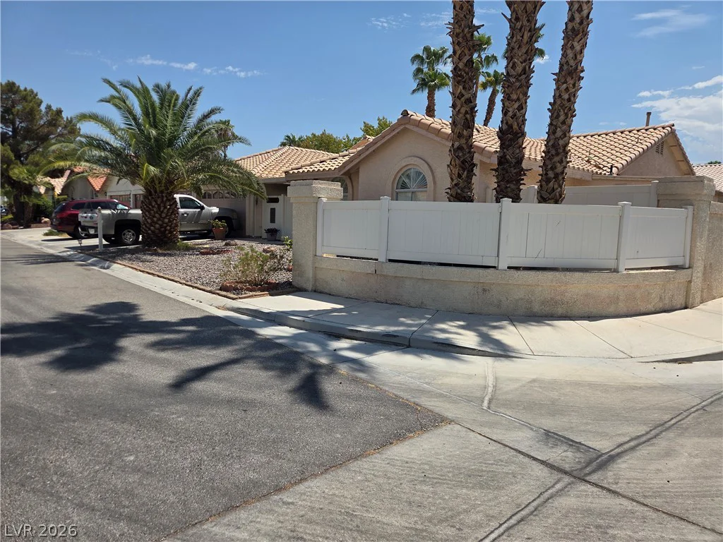 2621 Batelli, Las Vegas, NV 89121