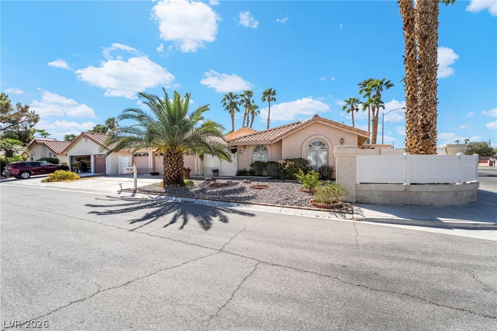 2621 Batelli, Las Vegas, NV 89121
