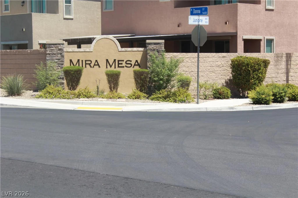 1010 Cliff Castle, North Las Vegas, NV 89081