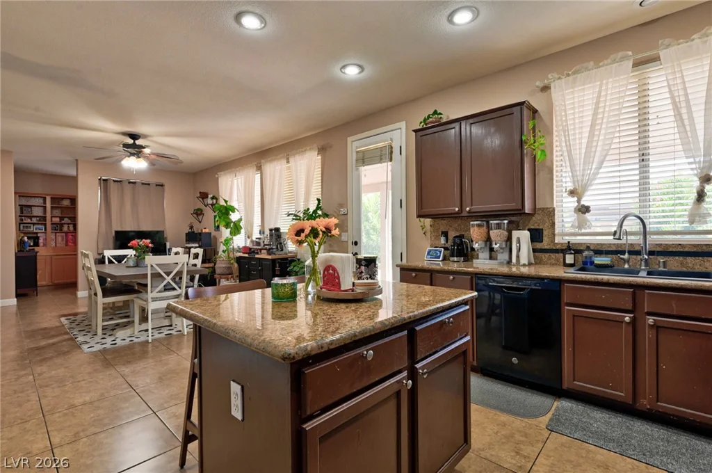 4925 Whisper Lake, Las Vegas, NV 89131