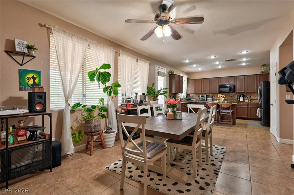 4925 Whisper Lake, Las Vegas, NV 89131