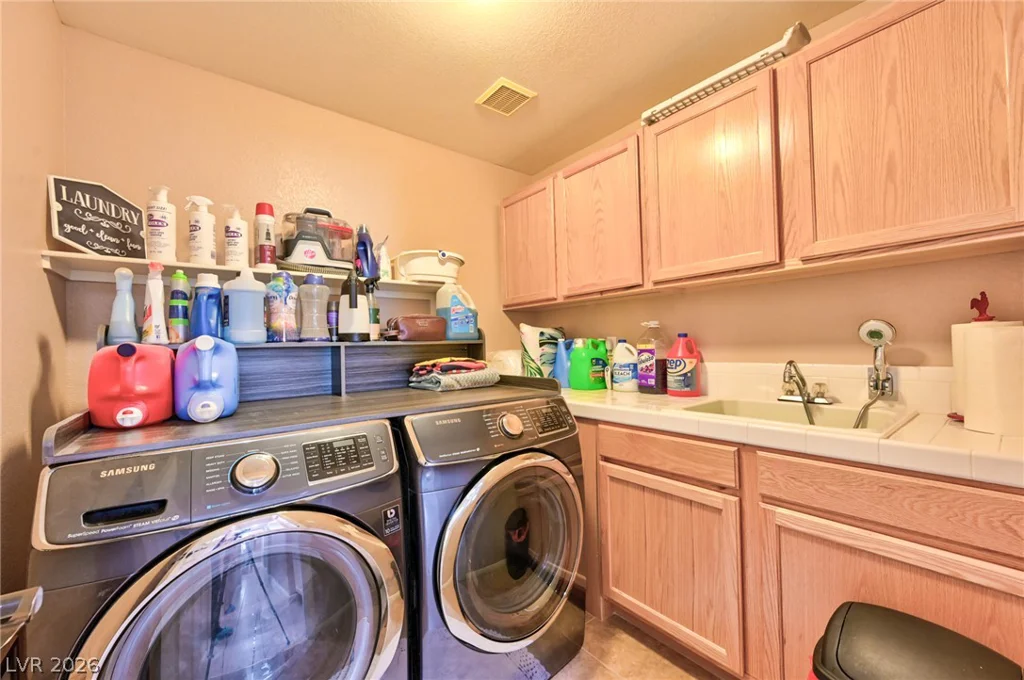 4925 Whisper Lake, Las Vegas, NV 89131