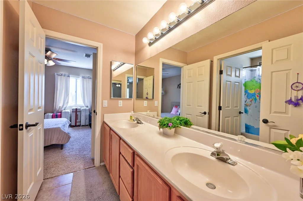 4925 Whisper Lake, Las Vegas, NV 89131