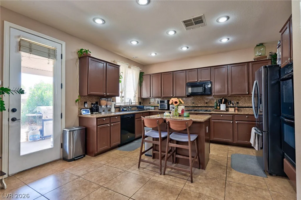 4925 Whisper Lake, Las Vegas, NV 89131
