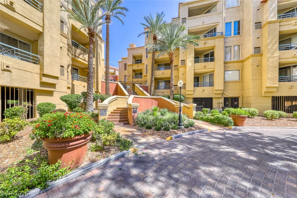210 Flamingo, Las Vegas, NV 89169