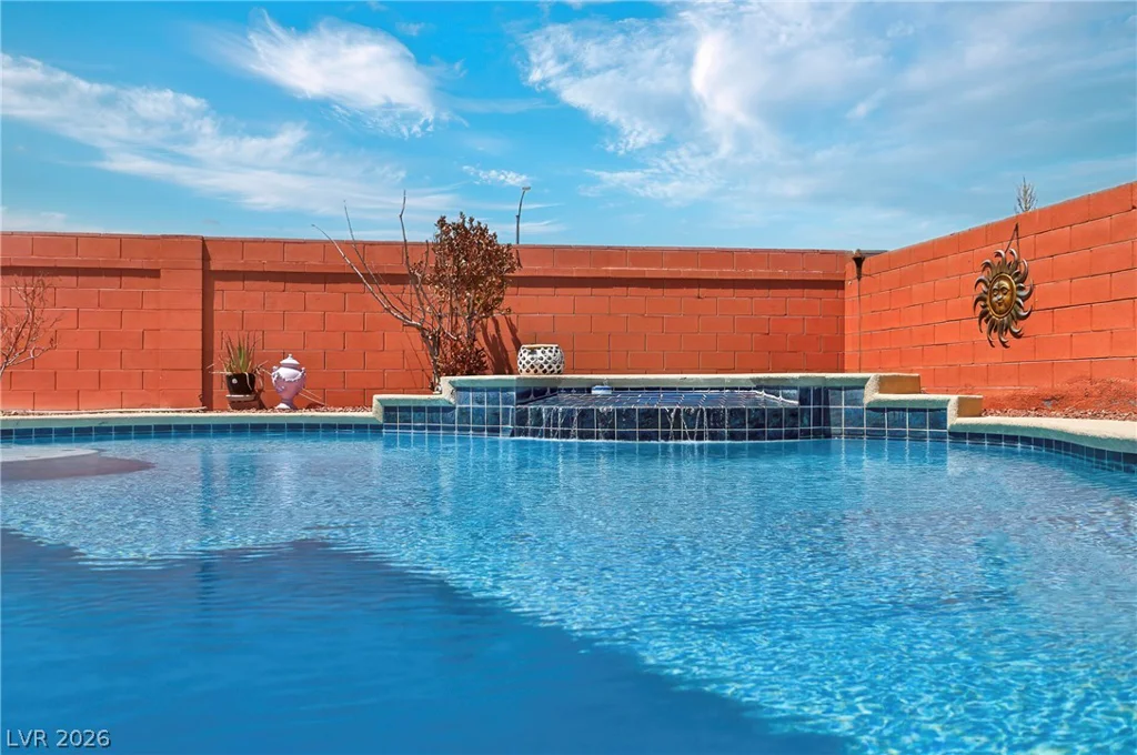 1035 Devon Lake, Las Vegas, NV 89110