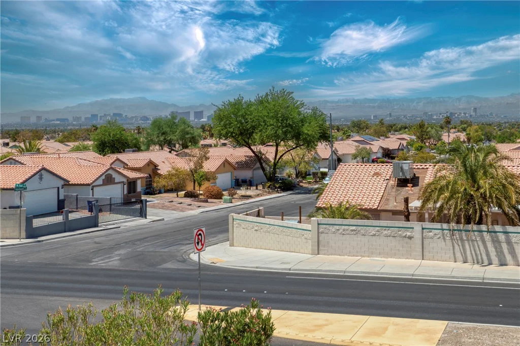 1035 Devon Lake, Las Vegas, NV 89110