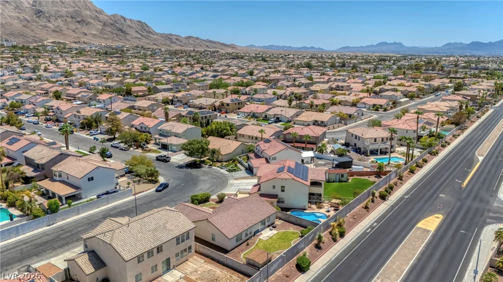 1035 Devon Lake, Las Vegas, NV 89110