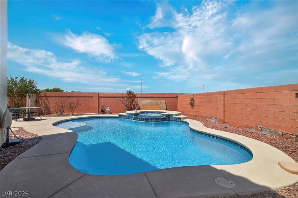 1035 Devon Lake, Las Vegas, NV 89110