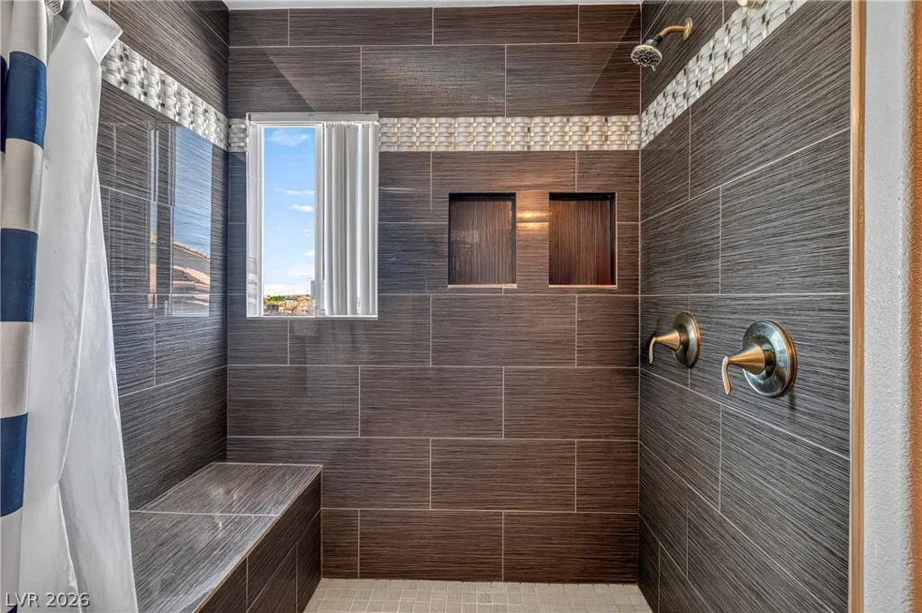 1035 Devon Lake, Las Vegas, NV 89110