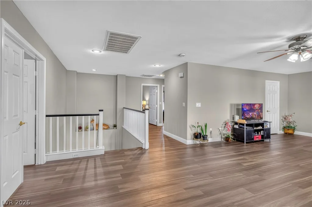 1035 Devon Lake, Las Vegas, NV 89110