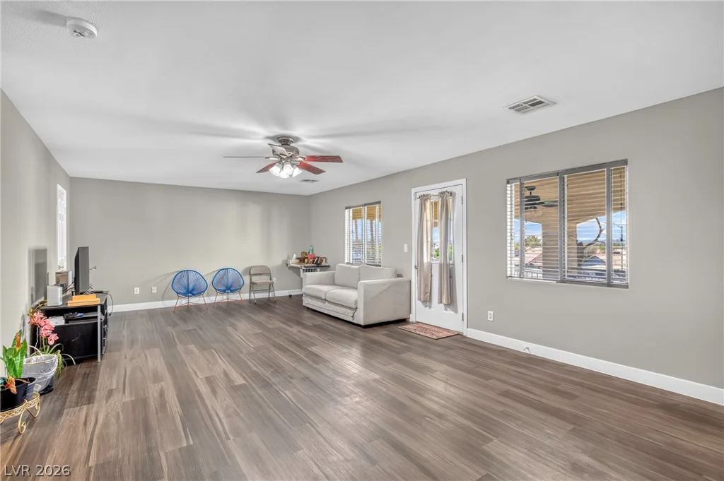 1035 Devon Lake, Las Vegas, NV 89110