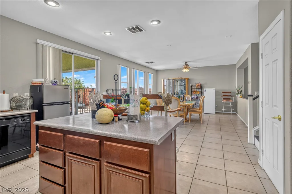 1035 Devon Lake, Las Vegas, NV 89110