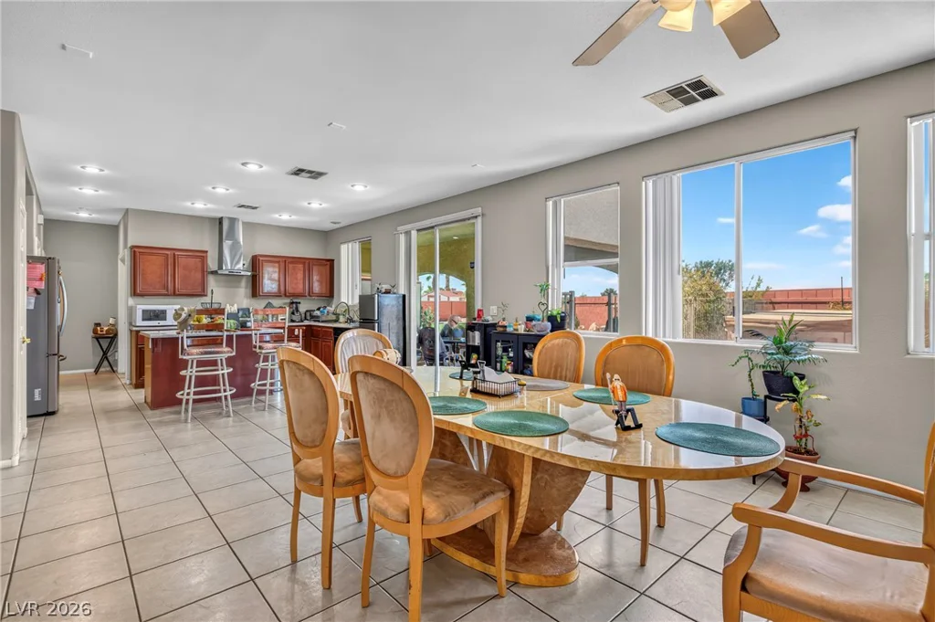 1035 Devon Lake, Las Vegas, NV 89110