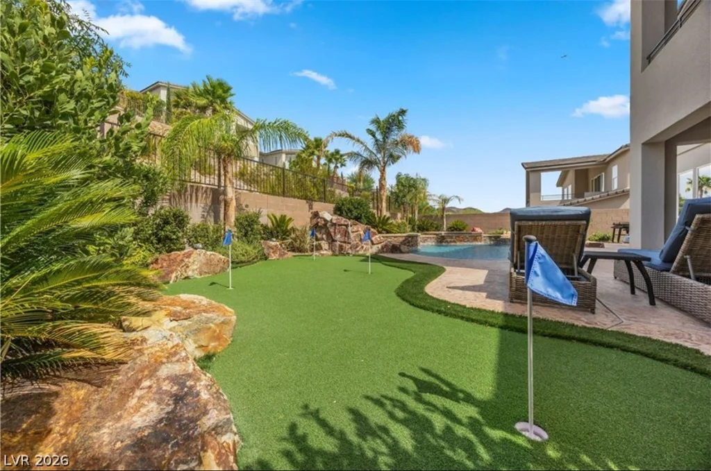 28 Vista Outlook, Henderson, NV 89011