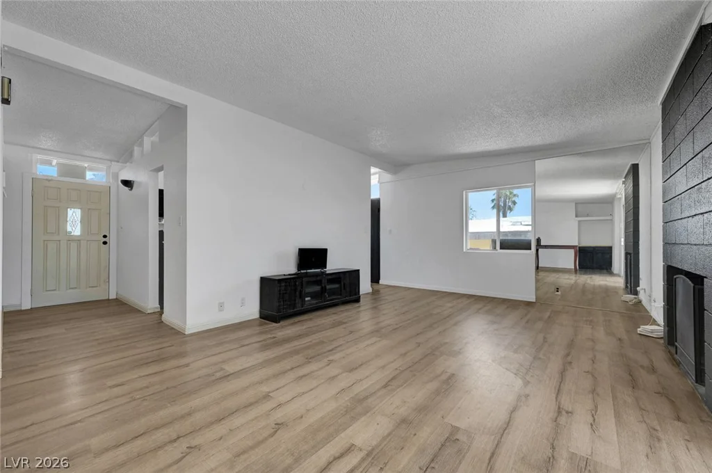 1516 SAN PEDRO, Las Vegas, NV 89104