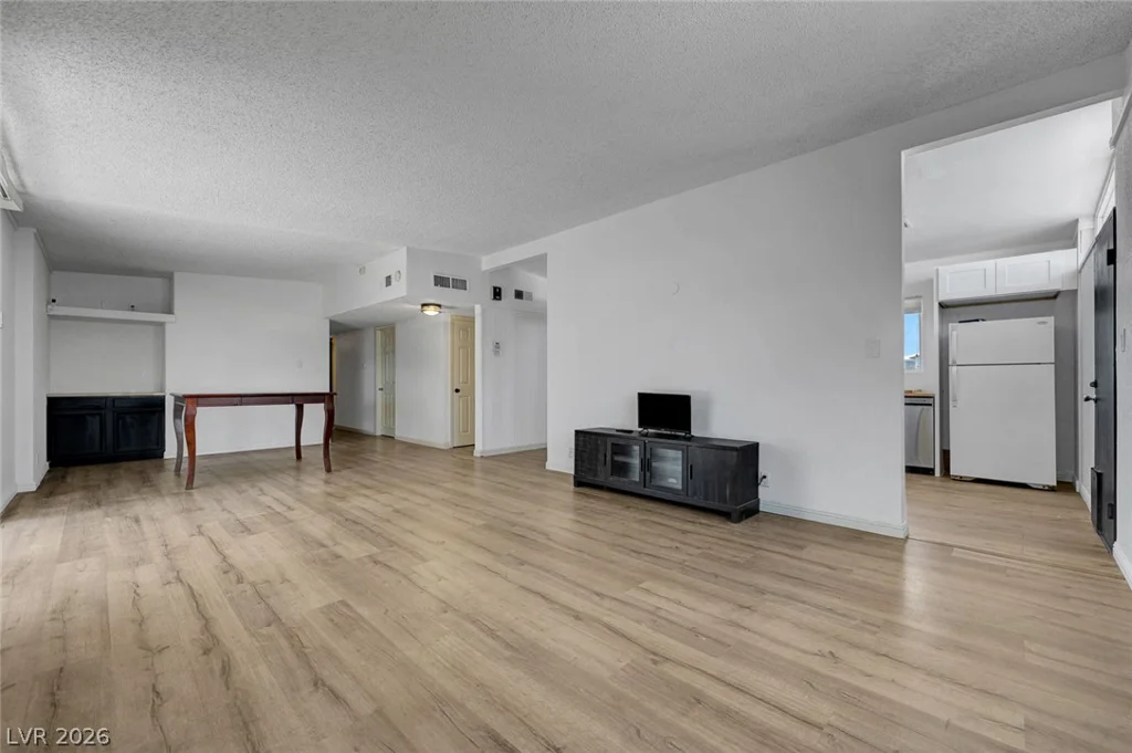 1516 SAN PEDRO, Las Vegas, NV 89104