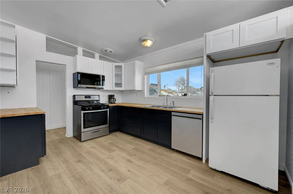 1516 SAN PEDRO, Las Vegas, NV 89104