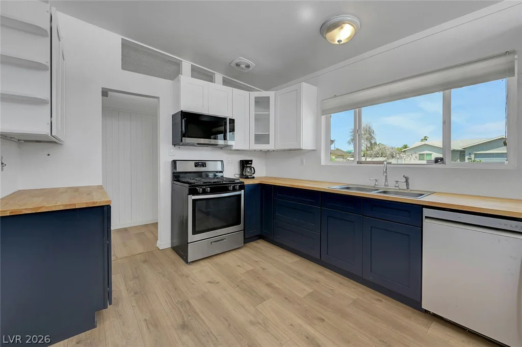 1516 SAN PEDRO, Las Vegas, NV 89104