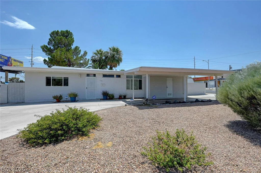 1516 SAN PEDRO, Las Vegas, NV 89104