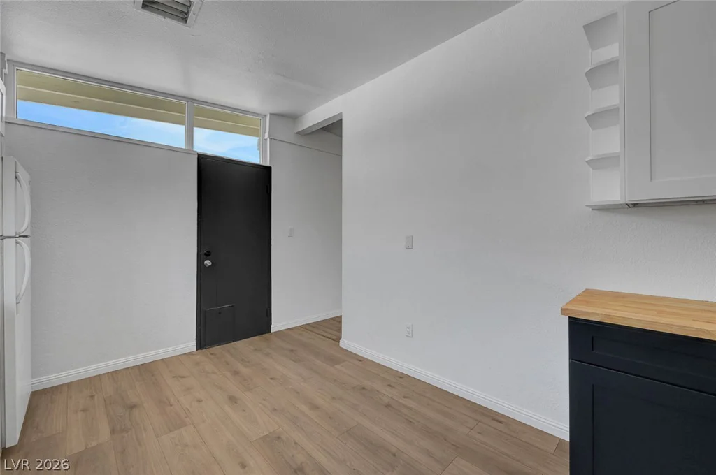 1516 SAN PEDRO, Las Vegas, NV 89104