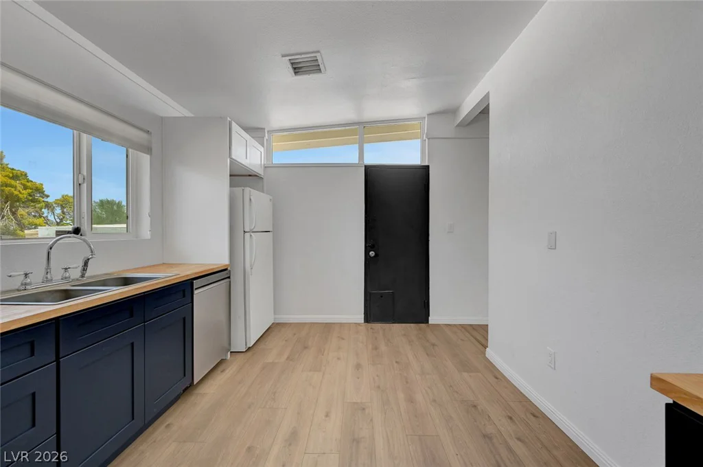 1516 SAN PEDRO, Las Vegas, NV 89104