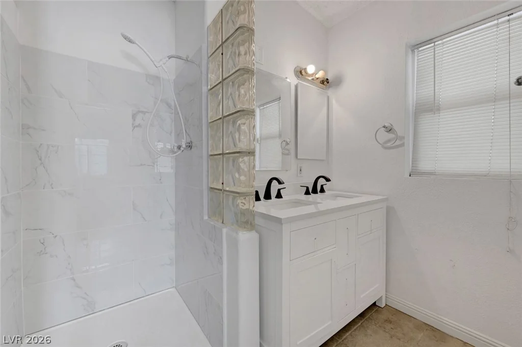 1516 SAN PEDRO, Las Vegas, NV 89104