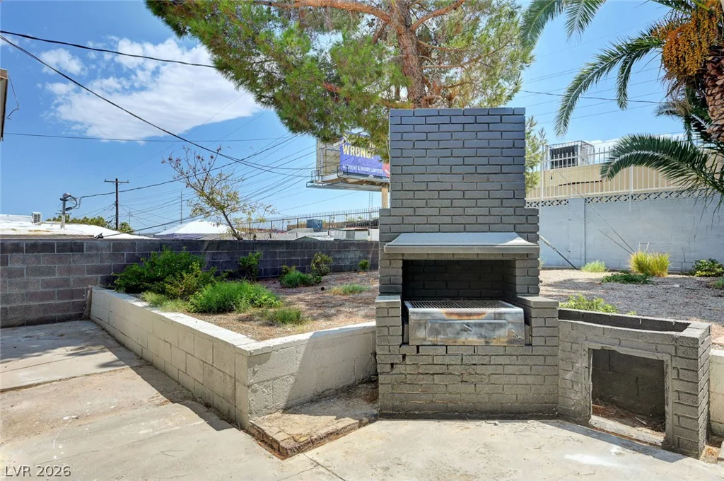 1516 SAN PEDRO, Las Vegas, NV 89104
