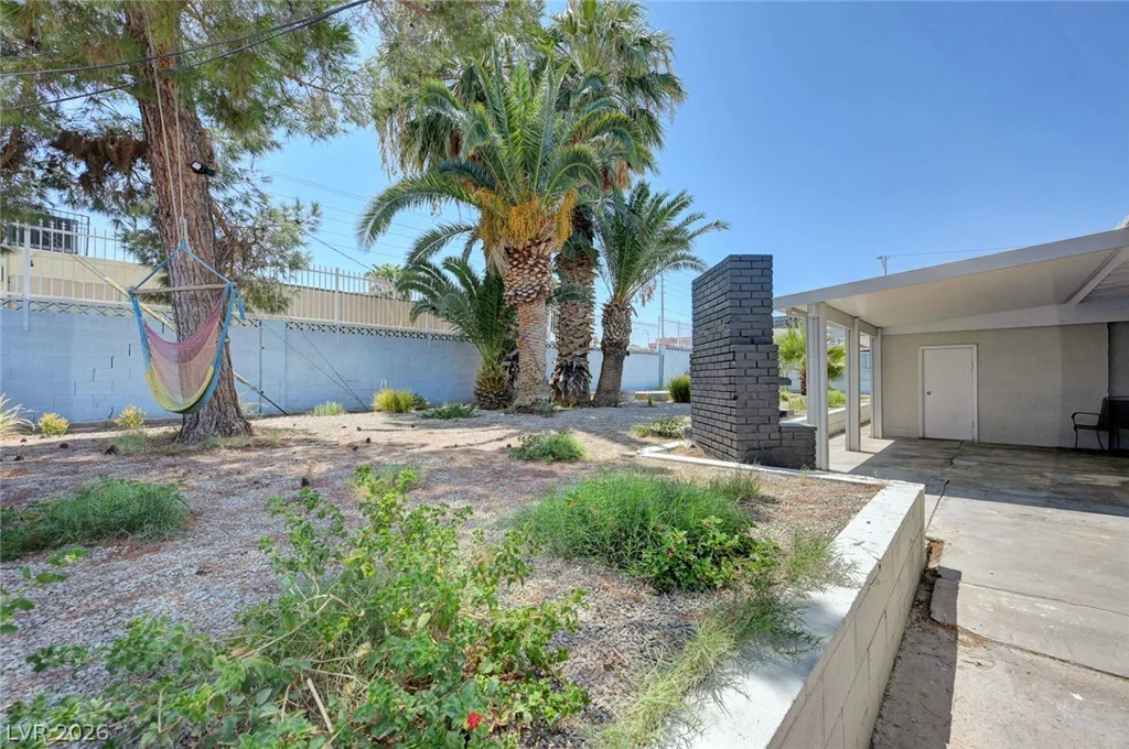 1516 SAN PEDRO, Las Vegas, NV 89104