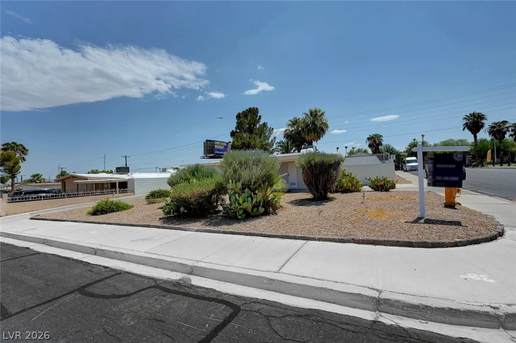 1516 SAN PEDRO, Las Vegas, NV 89104