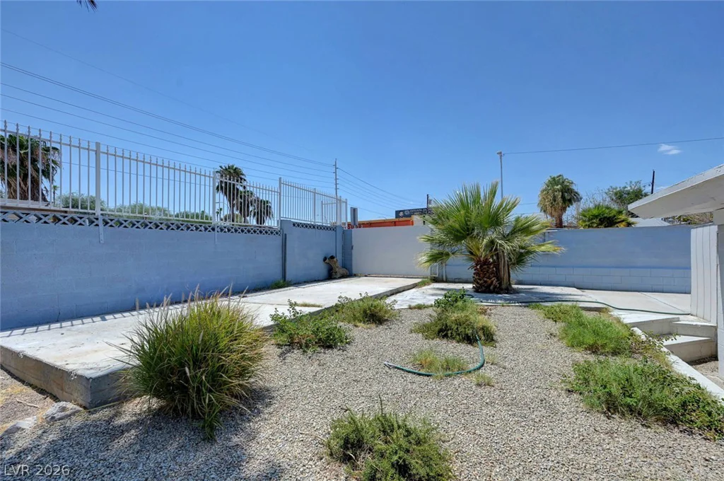 1516 SAN PEDRO, Las Vegas, NV 89104