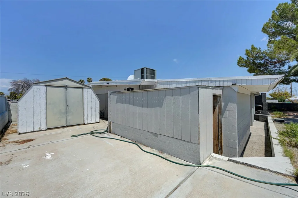 1516 SAN PEDRO, Las Vegas, NV 89104