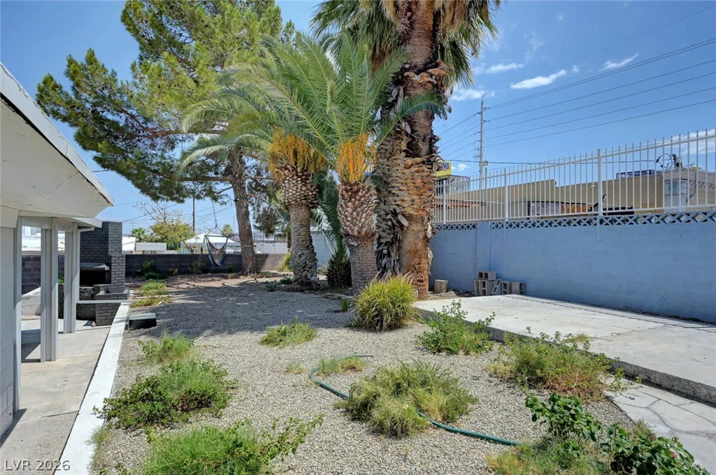 1516 SAN PEDRO, Las Vegas, NV 89104