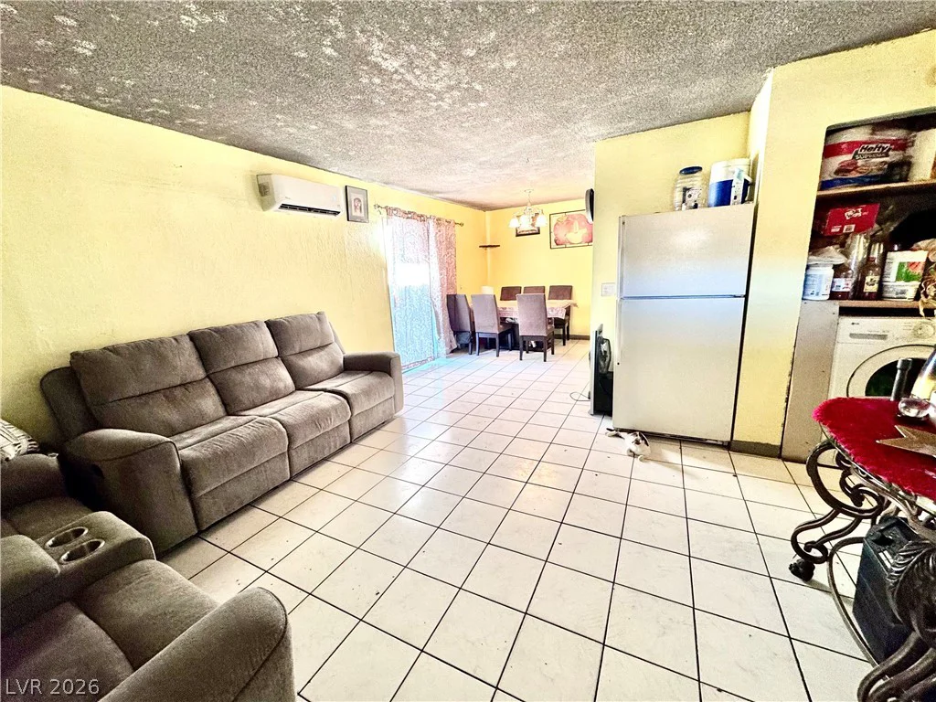 3175 Marsford, Las Vegas, NV 89102