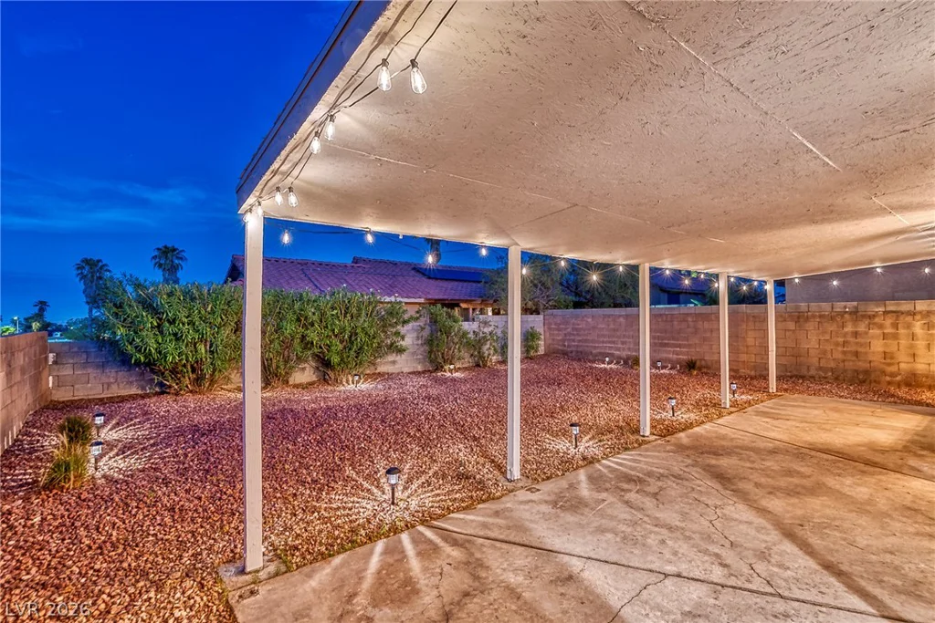 217 MOOSE, Las Vegas, NV 89145
