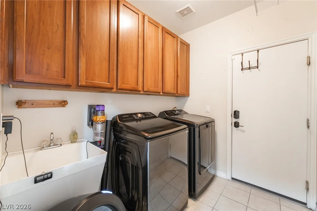 5484 Oatfield, North Las Vegas, NV 89081