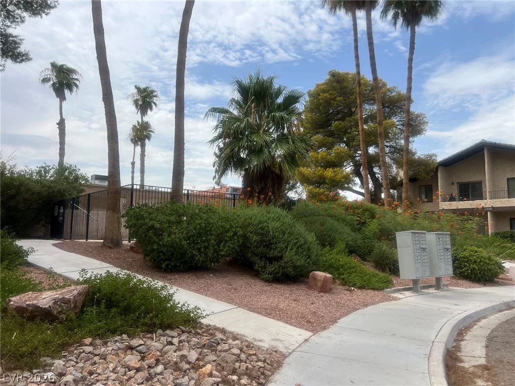 1461 Tamareno, Las Vegas, NV 89119