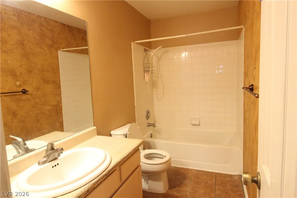 7721 Beach Falls, Las Vegas, NV 89149