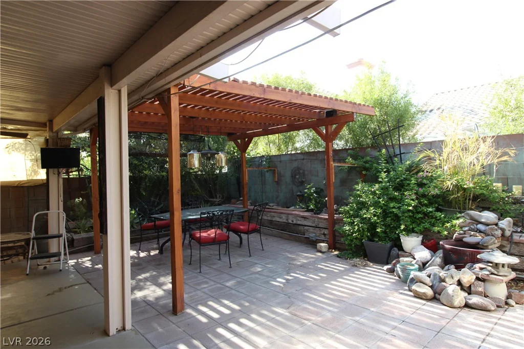 7721 Beach Falls, Las Vegas, NV 89149