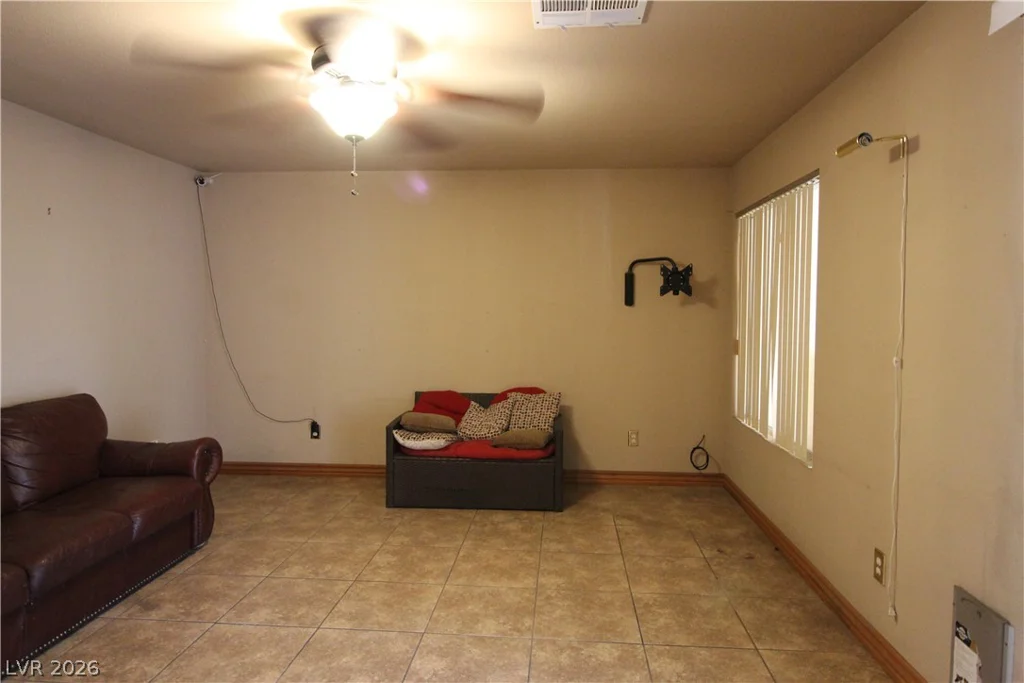 7721 Beach Falls, Las Vegas, NV 89149