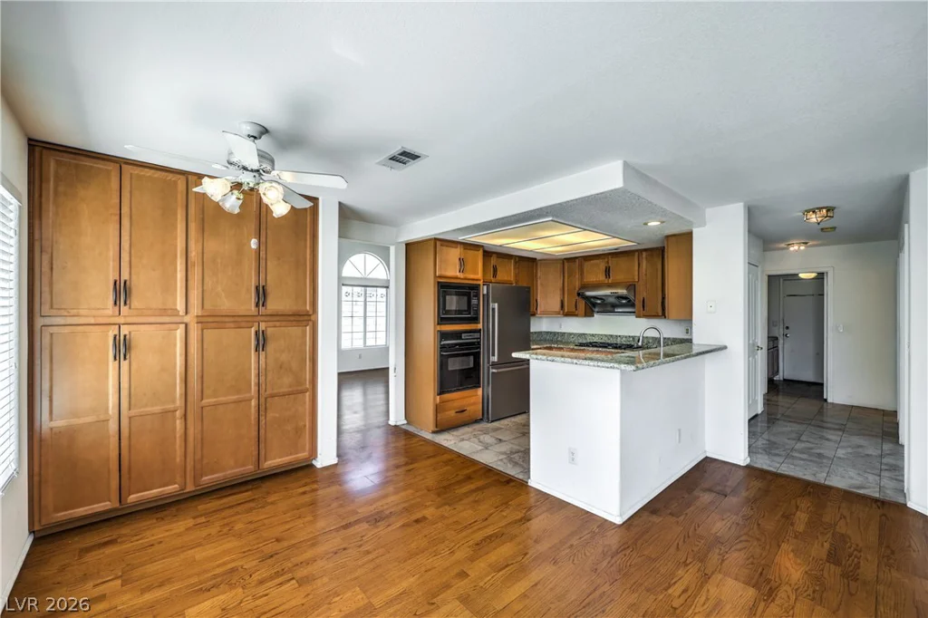 9513 Scenic Sunset, Las Vegas, NV 89117