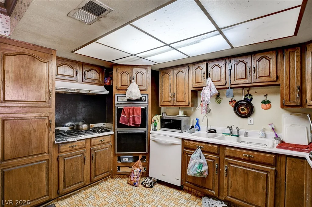 8069 Red Barn, Las Vegas, NV 89123