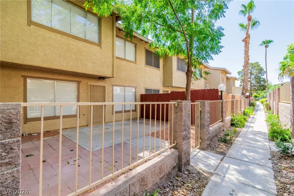 2256 Tall Pine, Las Vegas, NV 89108