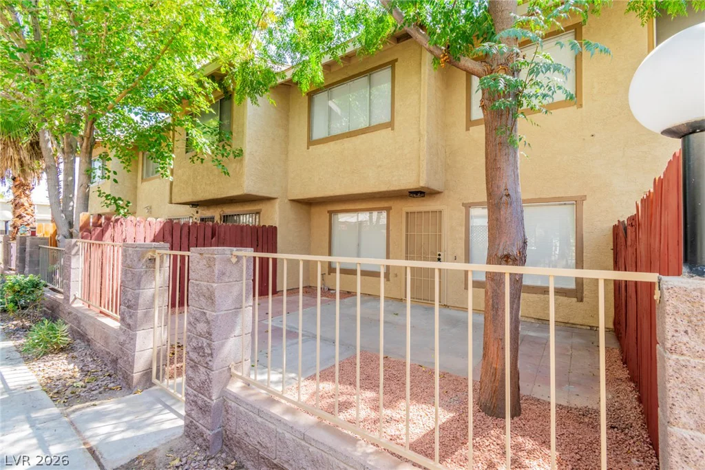 2256 Tall Pine, Las Vegas, NV 89108