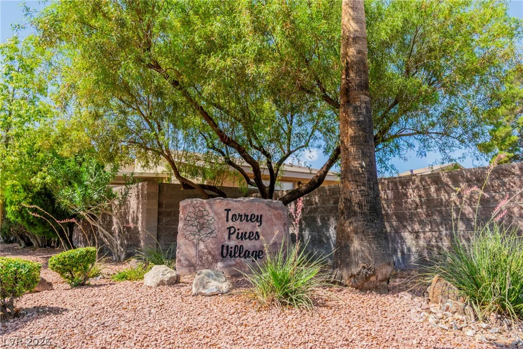 2256 Tall Pine, Las Vegas, NV 89108