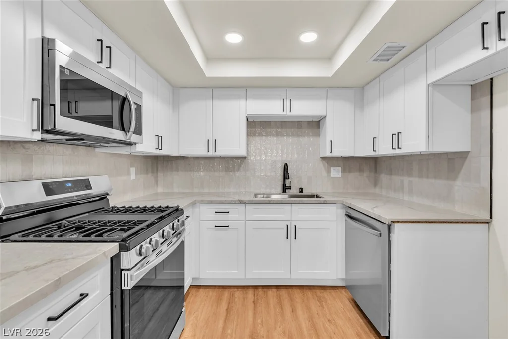 2256 Tall Pine, Las Vegas, NV 89108